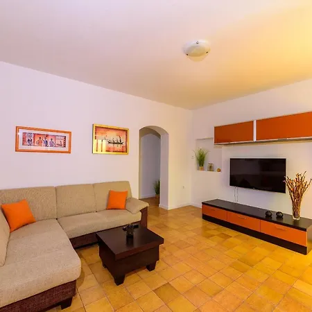 Bokin Apartment